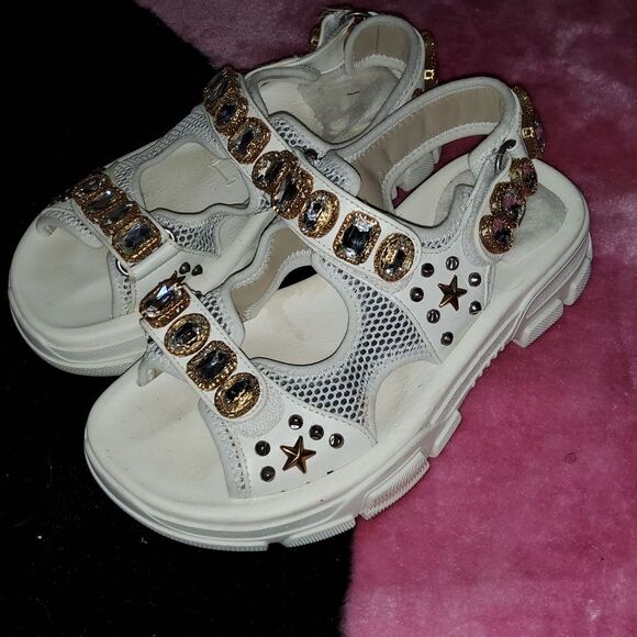 GUCCI Aguru Crystal Leather Sandals - Picture 2 of 5